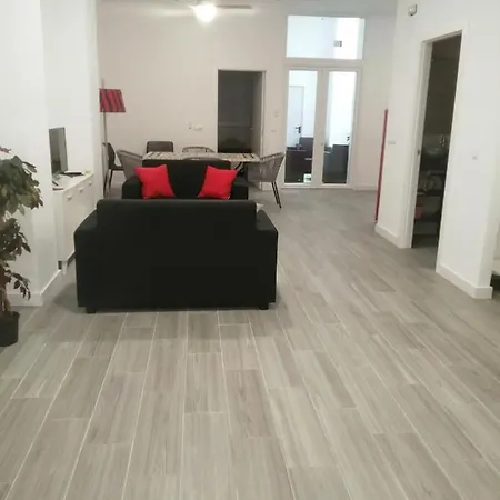 Twinflats 1 *